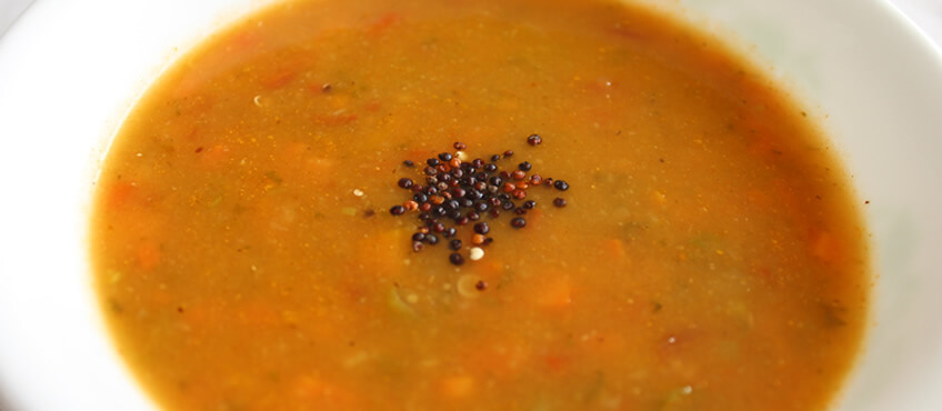 Sopa de verduras y quinoa