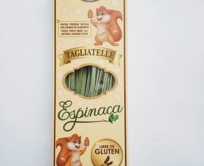 Tallarines en harina de almendras y espinaca
